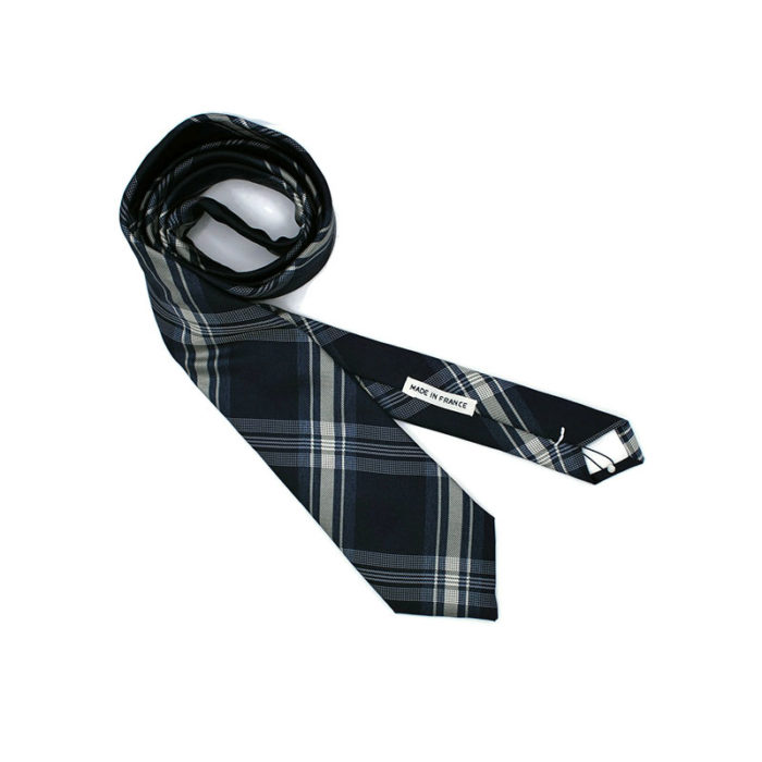 Voici la cravate Passion Carreaux de la brigade du noeud.