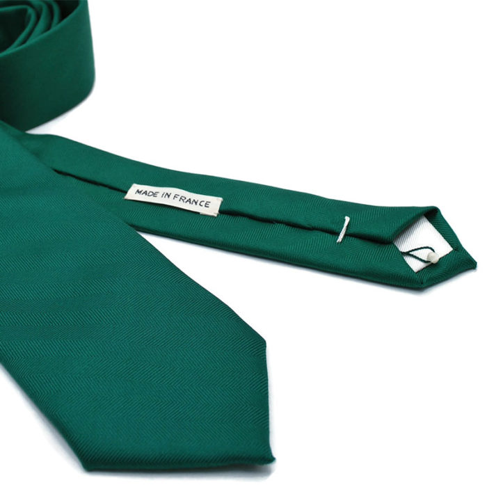 Voici en détail la cravate So Green de la Brigade du Noeud.